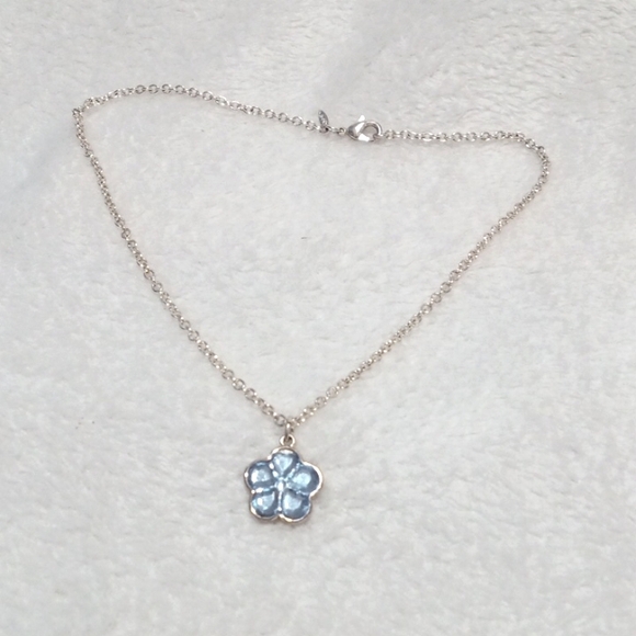 Flower necklace - Picture 1 of 3